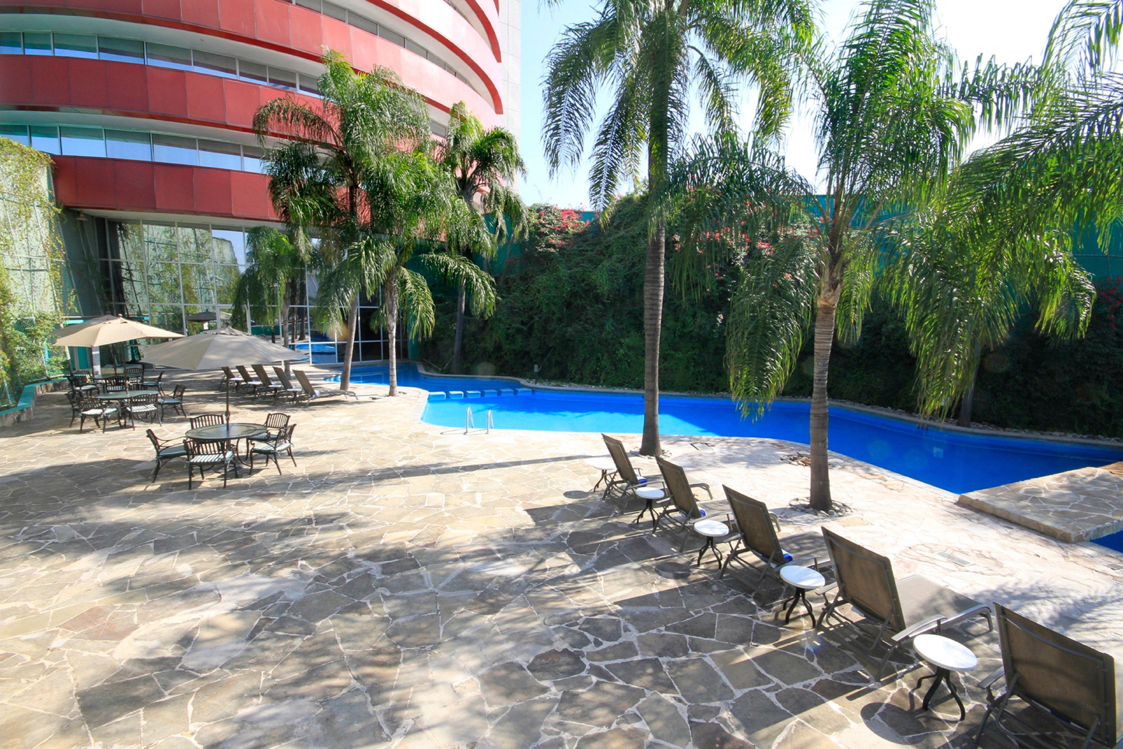 Holiday Inn Monterrey-Parque Fundidora By Ihg Exteriör bild Hotel's pool