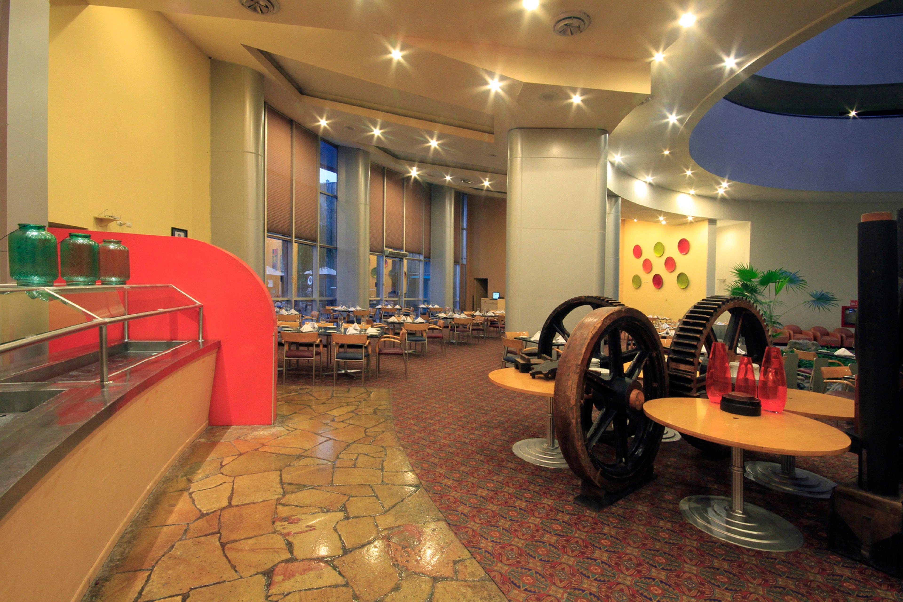 Holiday Inn Monterrey-Parque Fundidora By Ihg Exteriör bild The restaurant