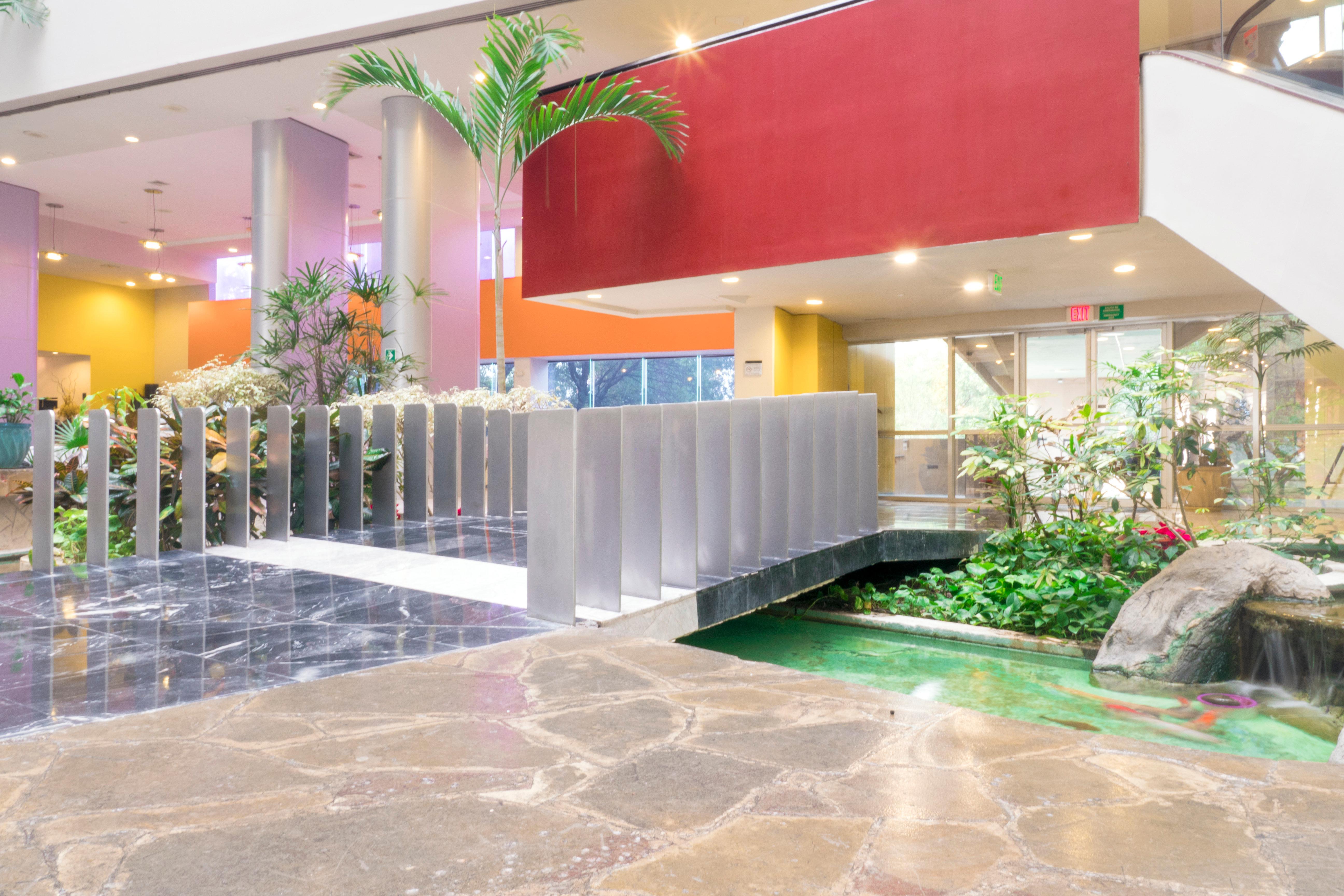 Holiday Inn Monterrey-Parque Fundidora By Ihg Exteriör bild Lobby