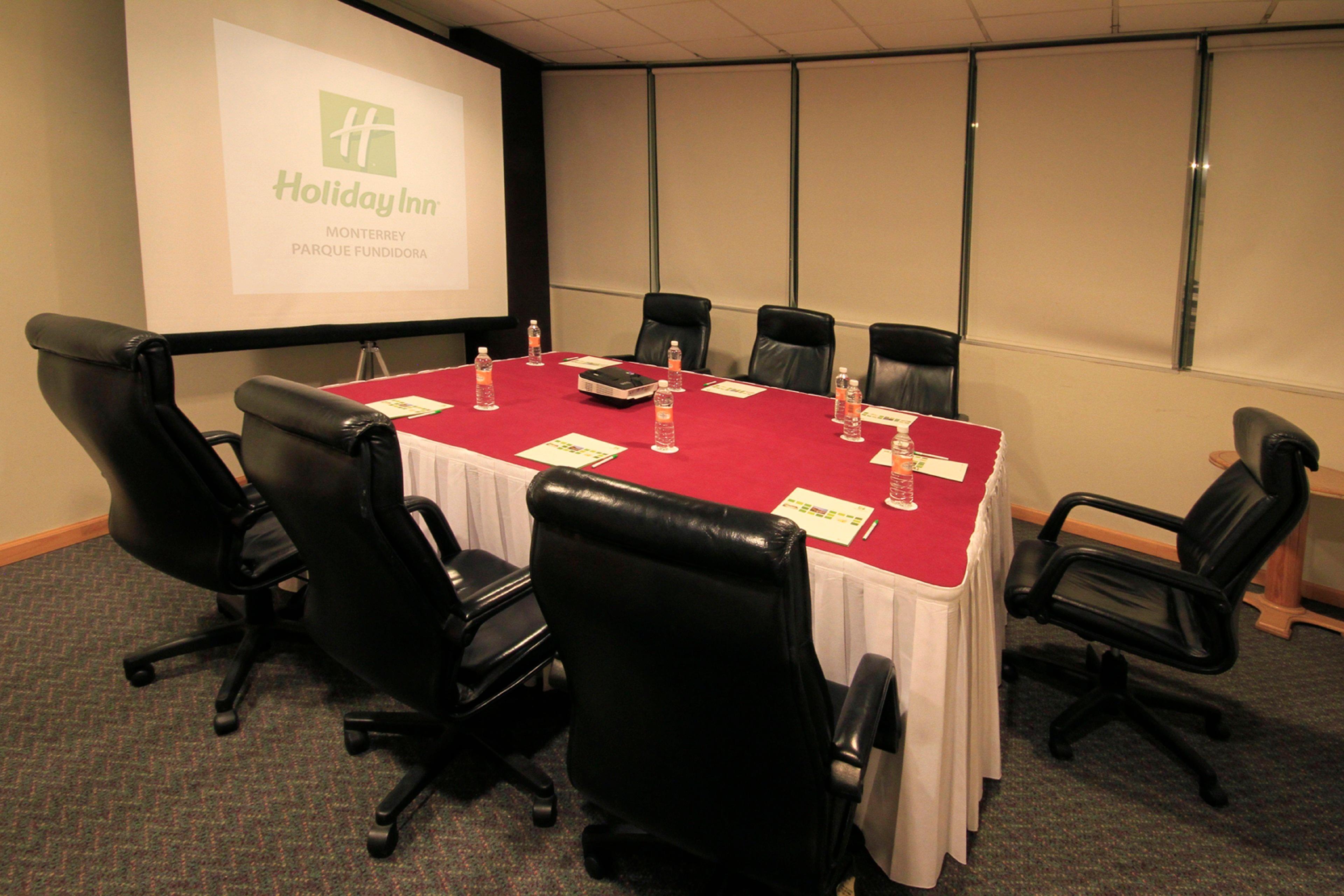 Holiday Inn Monterrey-Parque Fundidora By Ihg Exteriör bild A typical boardroom