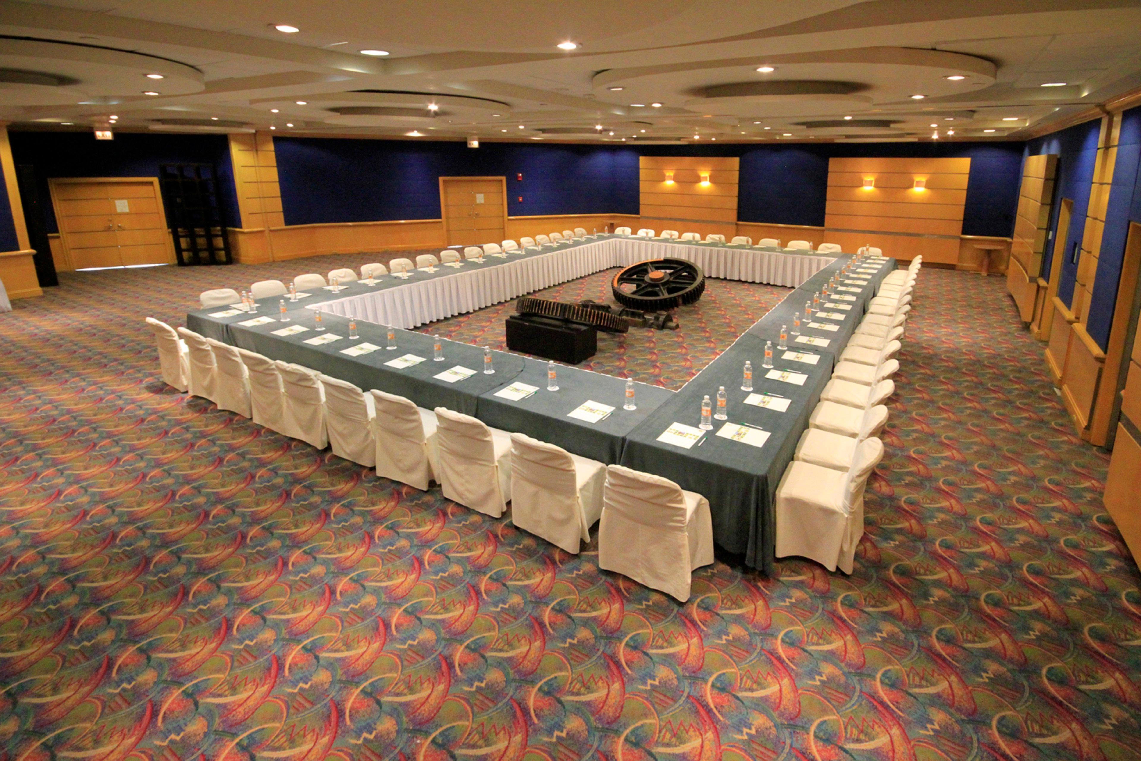 Holiday Inn Monterrey-Parque Fundidora By Ihg Exteriör bild U-shaped table layout