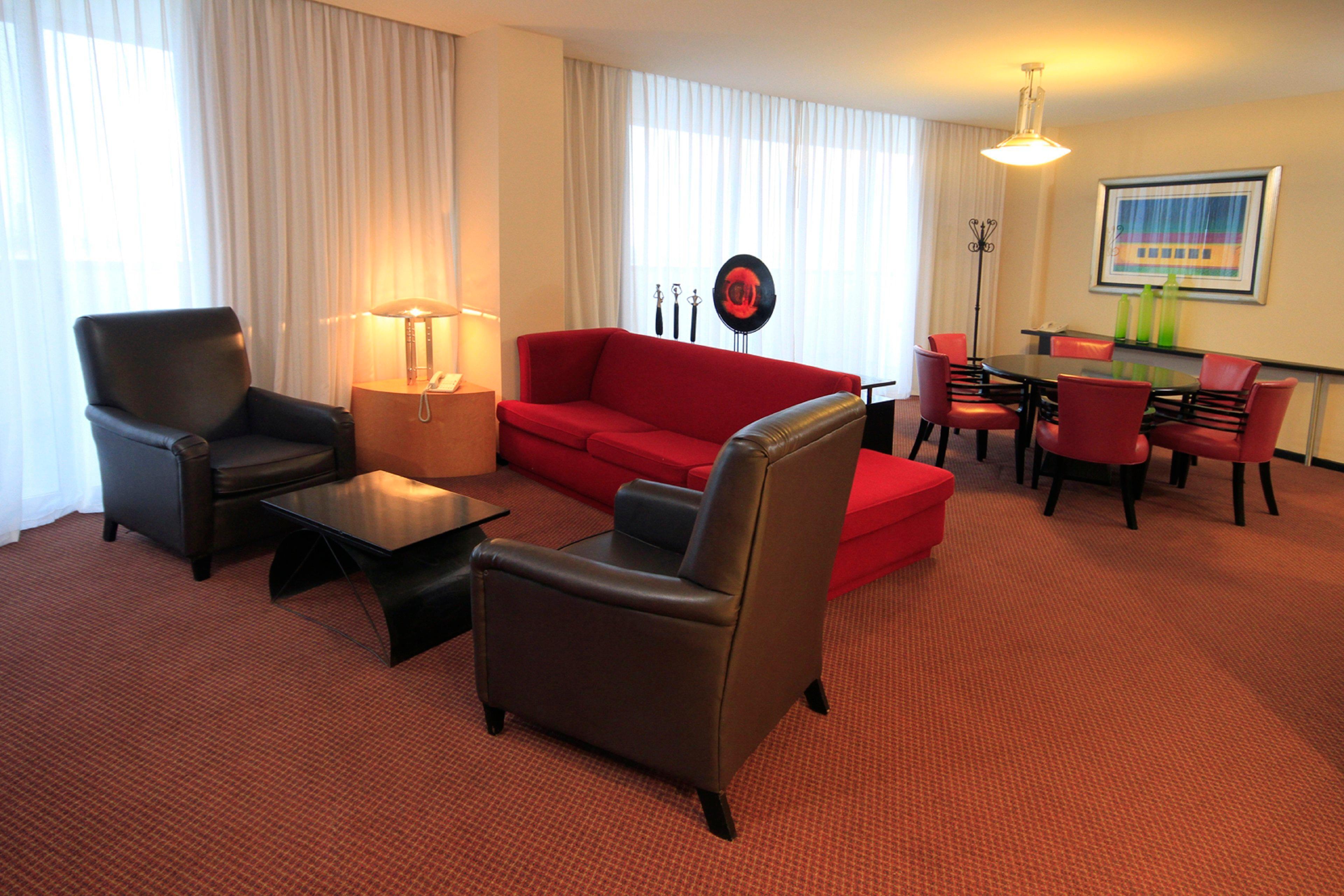 Holiday Inn Monterrey-Parque Fundidora By Ihg Exteriör bild A living room in a typical apartment