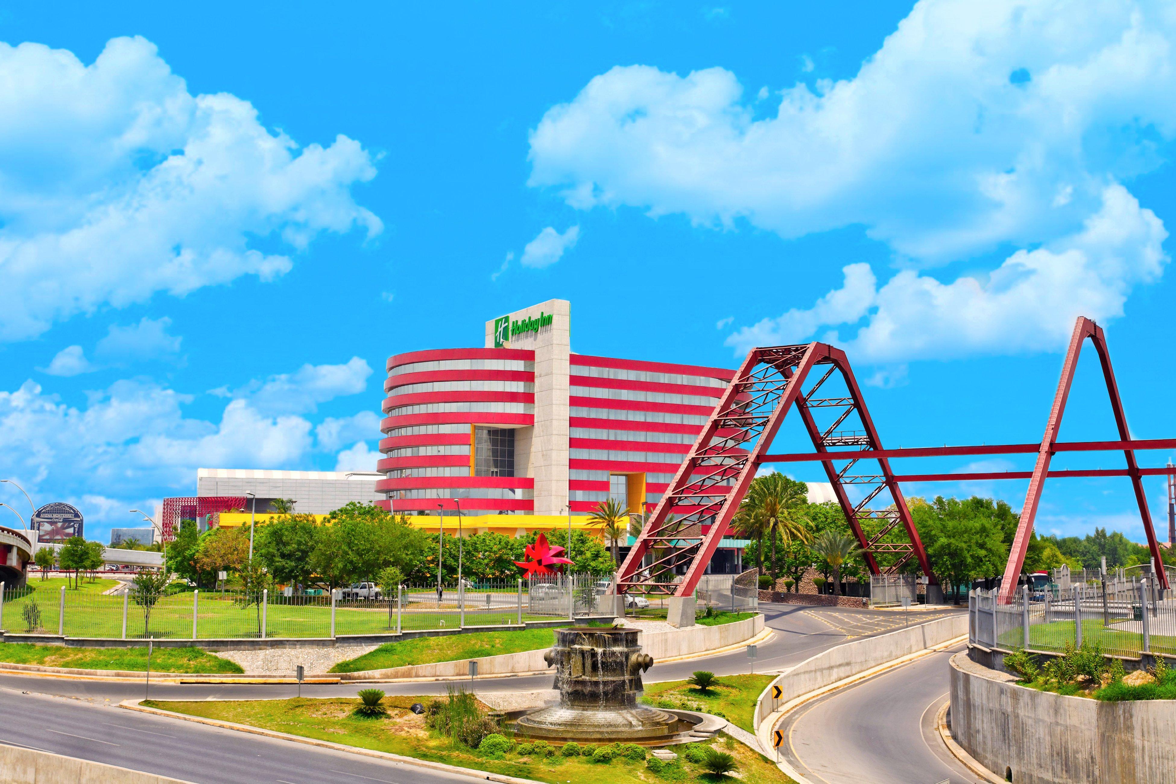Holiday Inn Monterrey-Parque Fundidora By Ihg Exteriör bild La Plaza Mall
